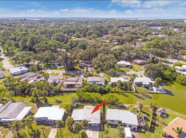 Building Photo - 7313 Royal Palm Dr