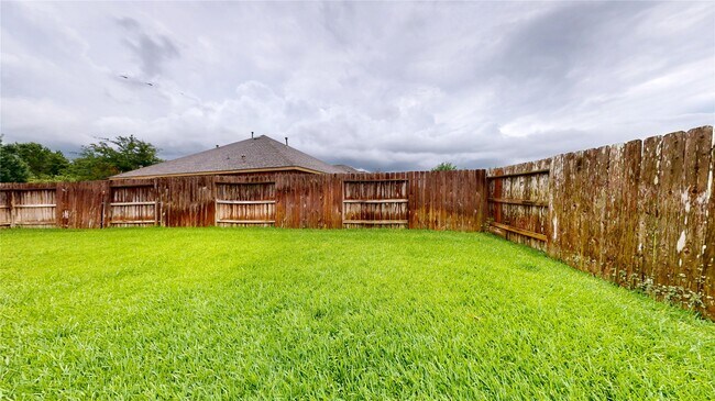 Building Photo - 12314 Meadow Breeze Dr