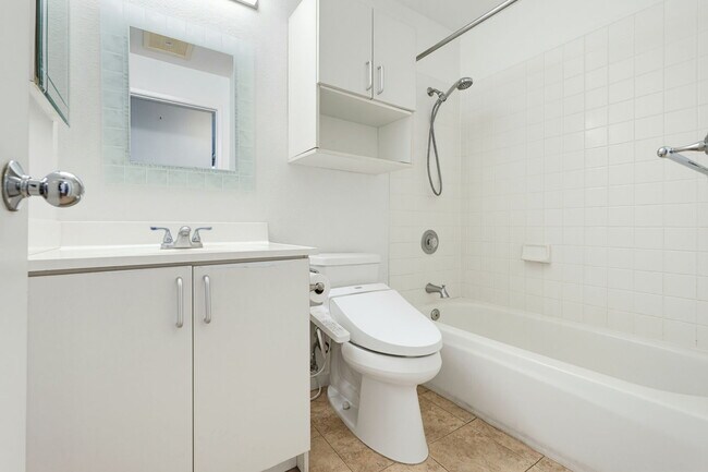 Building Photo - 94-207-207 Lumiaina Pl