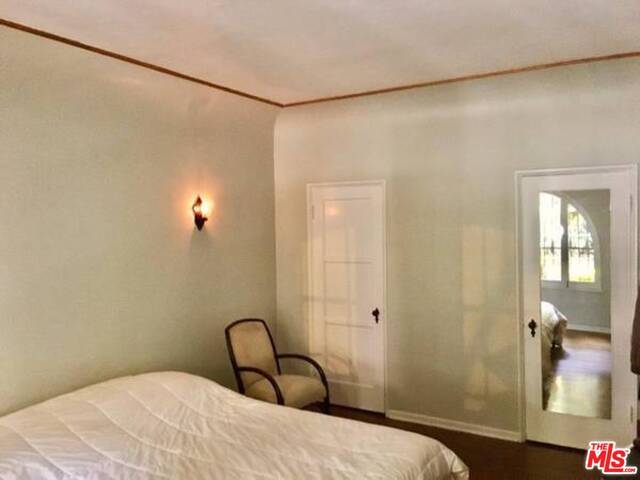 Building Photo - 329 N Heliotrope Dr