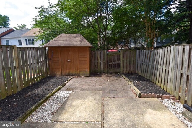 Building Photo - 14 Fenceline Dr