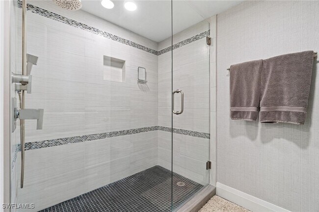 Building Photo - 9051 Gulf Shore Dr