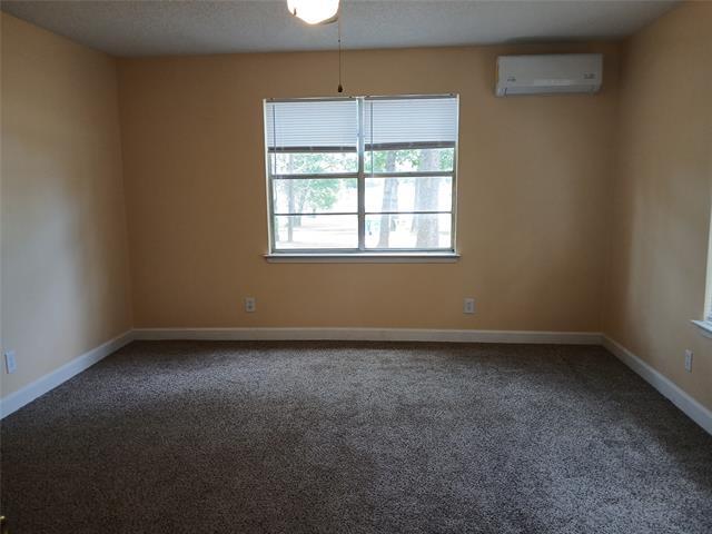 Building Photo - 140 Evergreen Dr