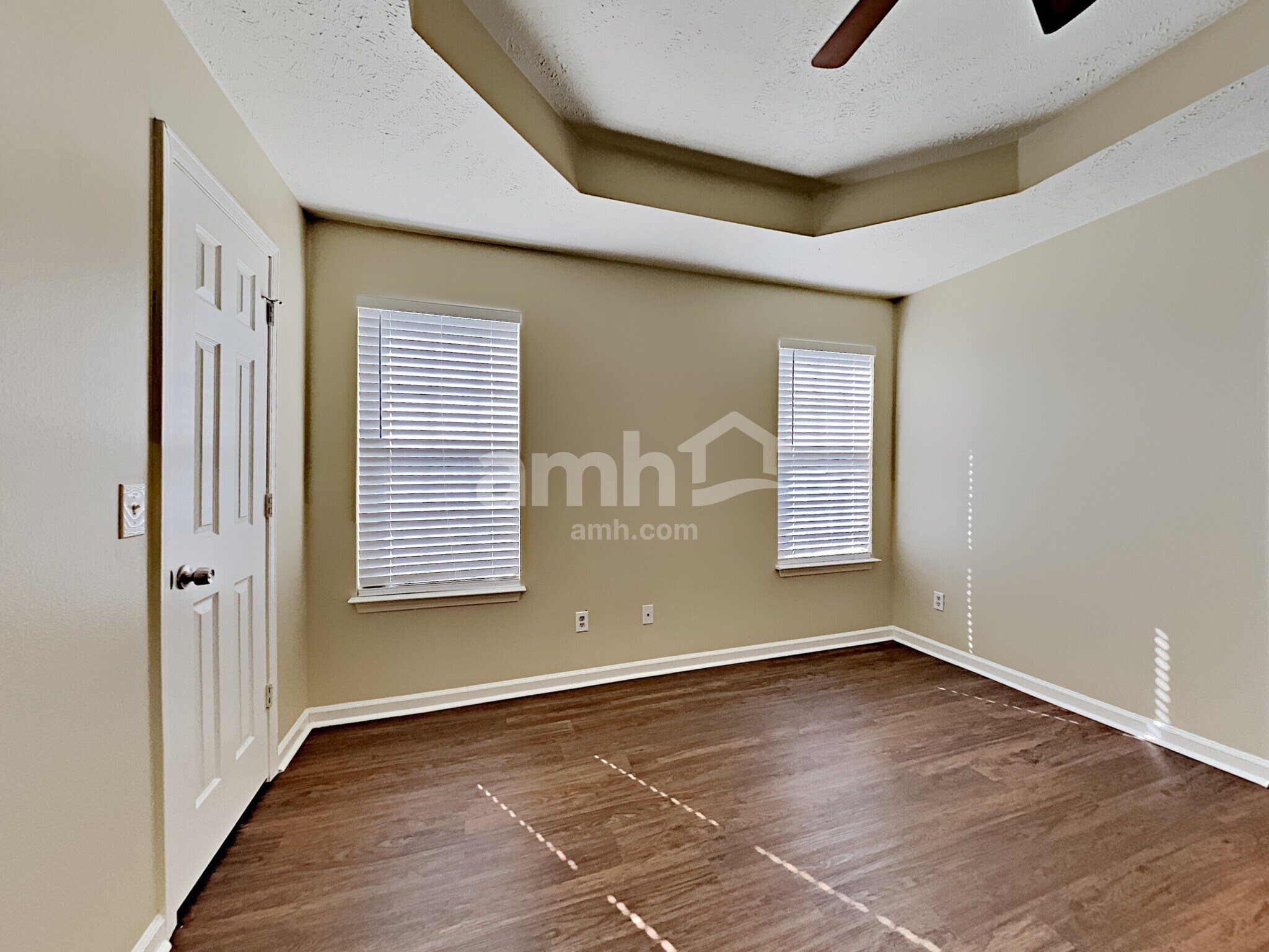 Building Photo - 1633 Jo Ann Dr
