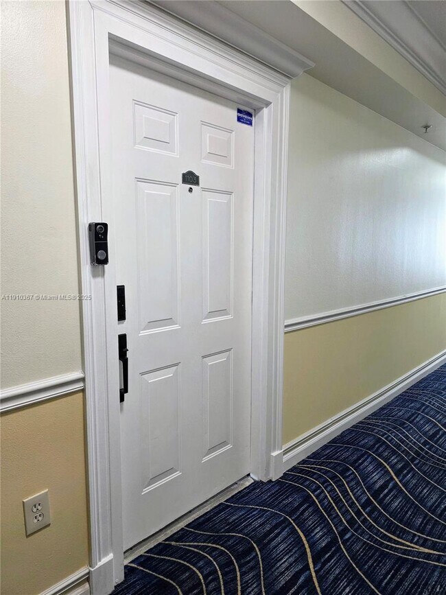 Building Photo - 1625 Kennedy Cswy