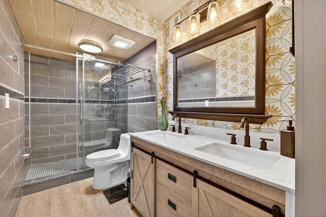 Building Photo - 10680 S Ocean Dr