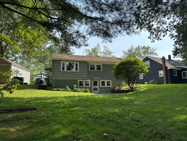 Building Photo - 113 Granby Rd
