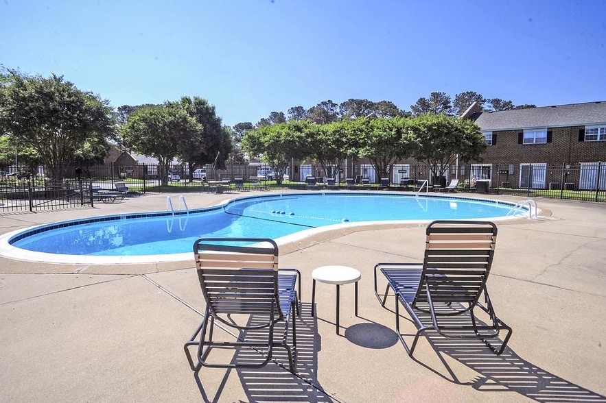 Diamond Springs Apartments 2000 Sq Virginia Beach VA 23455