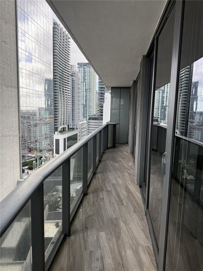 Building Photo - 801 S Miami Ave
