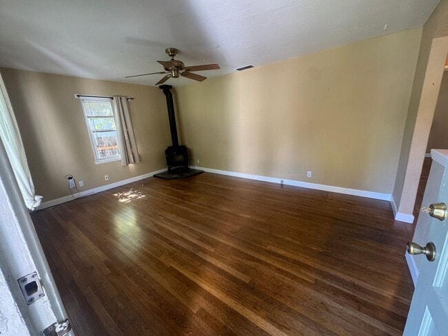 Building Photo - 2 Bed / 1 Bath | Tahoe Park Home Available...
