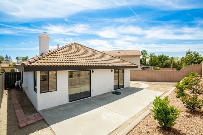 Building Photo - 10638 Grandview Dr