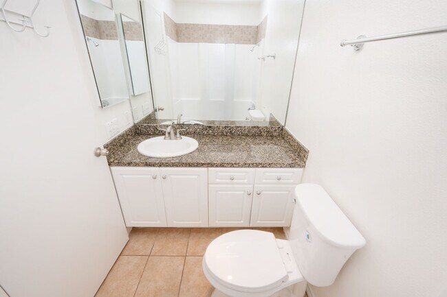 Building Photo - Move in Special: Spacious Downstairs Unit 3BR/2BA - 1/2 off FIRST Month Rent.