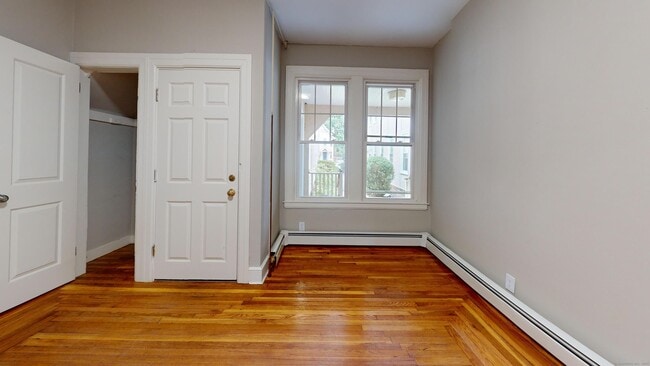 Primary Photo - 28 Avon St