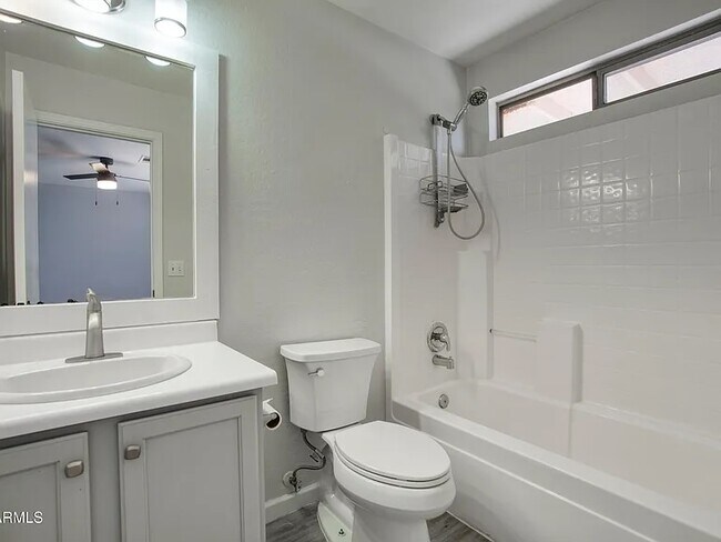 Building Photo - 15020 W Watson Ln