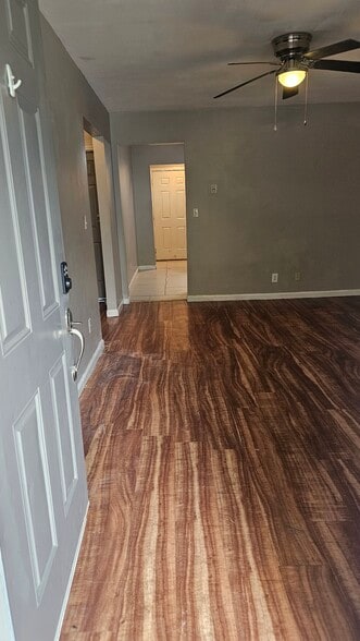 Building Photo - 1001 Doll Ave