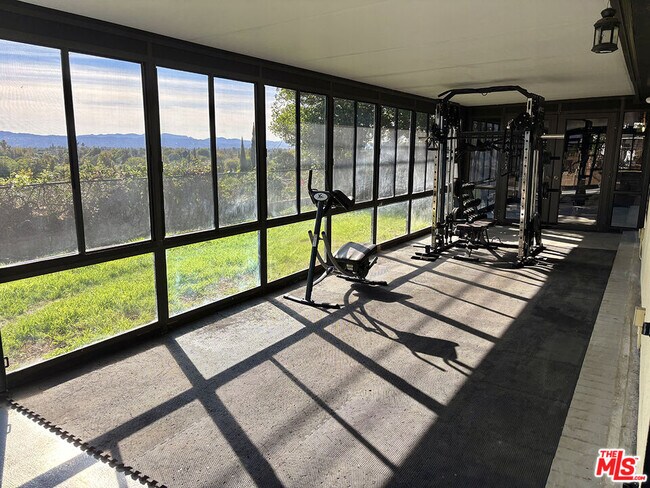 Building Photo - 16312 Itasca St