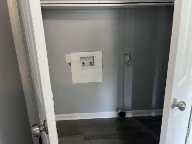 Building Photo - 409 27th Ave N