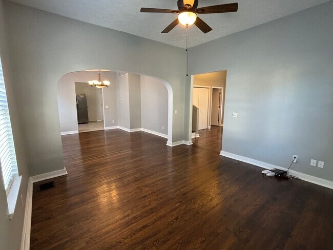 Building Photo - Gorgeous 3 Bed 2 Bath Home Available NOW!!!