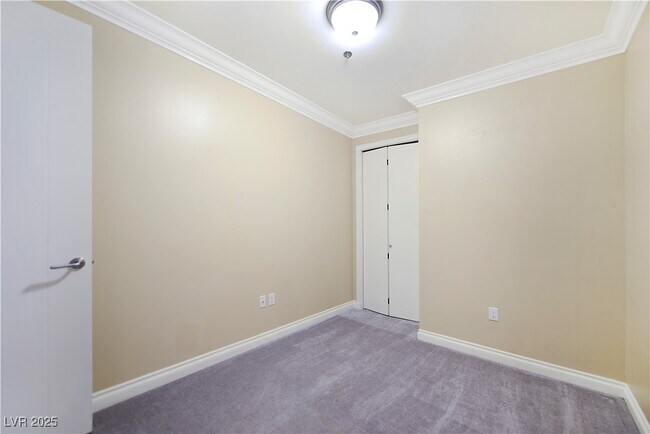 Building Photo - 4525 Dean Martin Dr