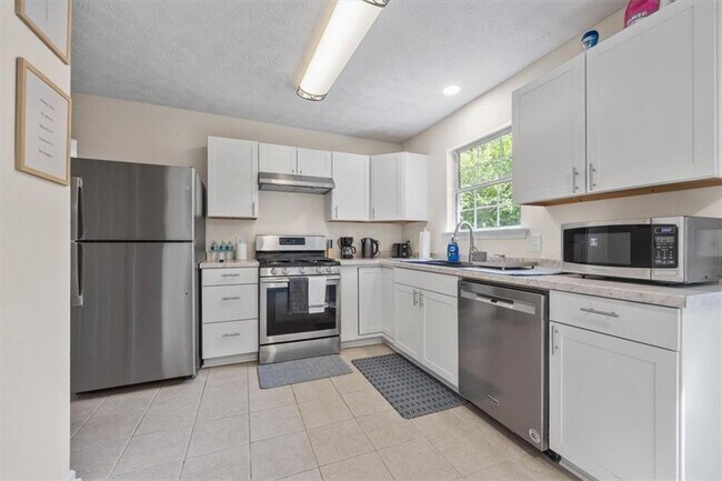 Building Photo - 4266 Cabretta Dr