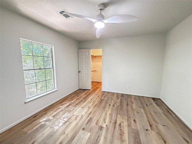 Building Photo - 150 Rushwing Pl
