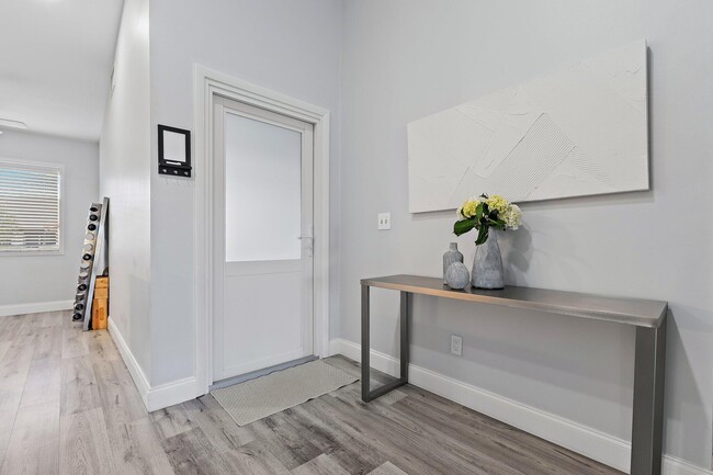 Building Photo - 128 Moccasin Trail S