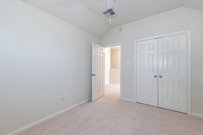 Building Photo - 14 Nestlewood Pl