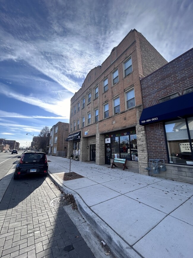 Primary Photo - 3120 Oak Park Ave