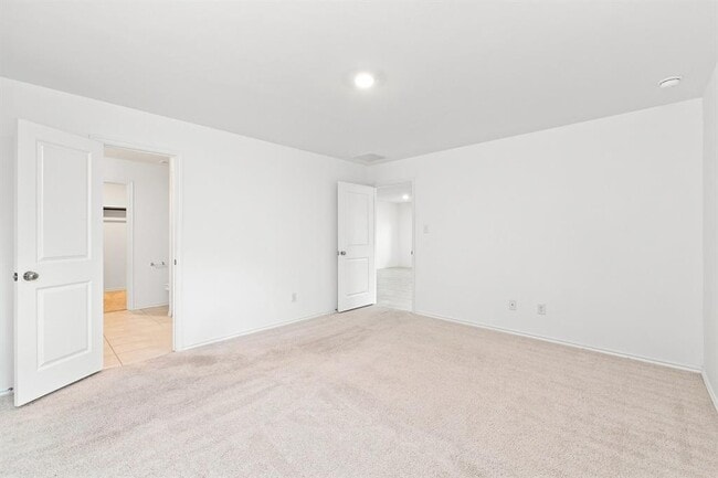 Building Photo - 2304 Bleecker St