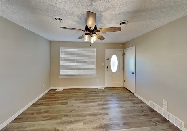 Building Photo - 3572 E 122nd Ave