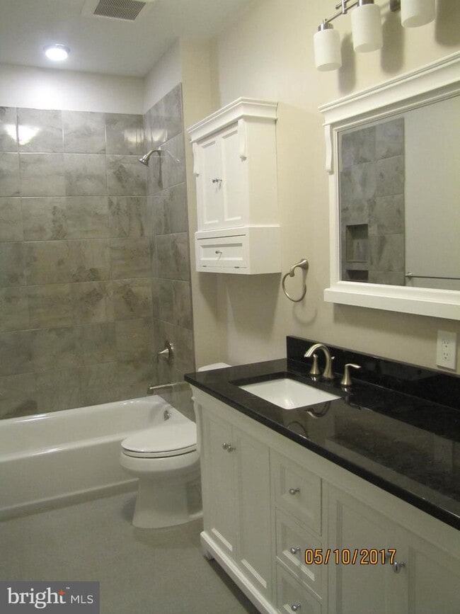 Building Photo - 255 Nassau St
