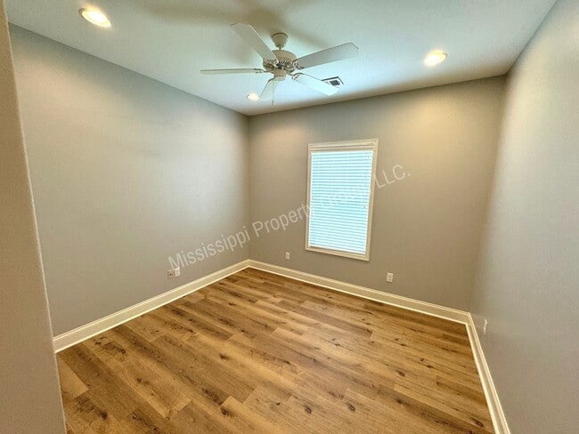 Building Photo - 3BR/2.5BA For Rent