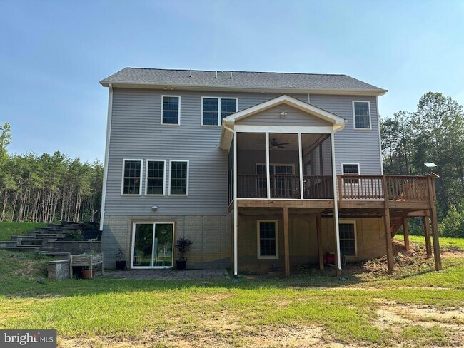 Building Photo - 16209 Round Hill Rd