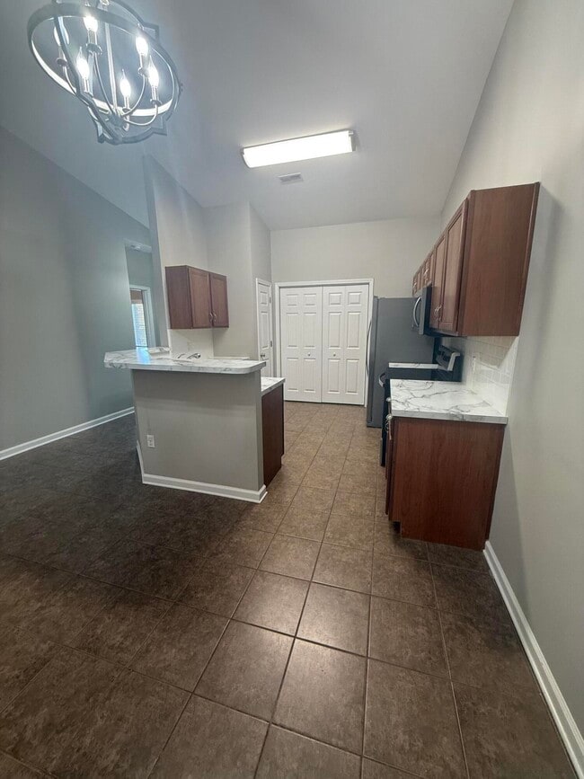 Building Photo - 858 Melanie Ln