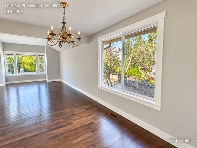 Building Photo - 1710 5th Pl