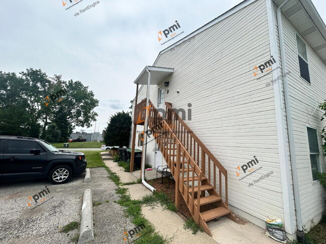 Building Photo - 5930 Fiesta Ave