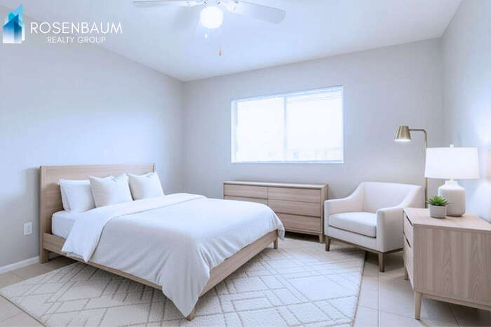 Building Photo - 826 E 4th Pl