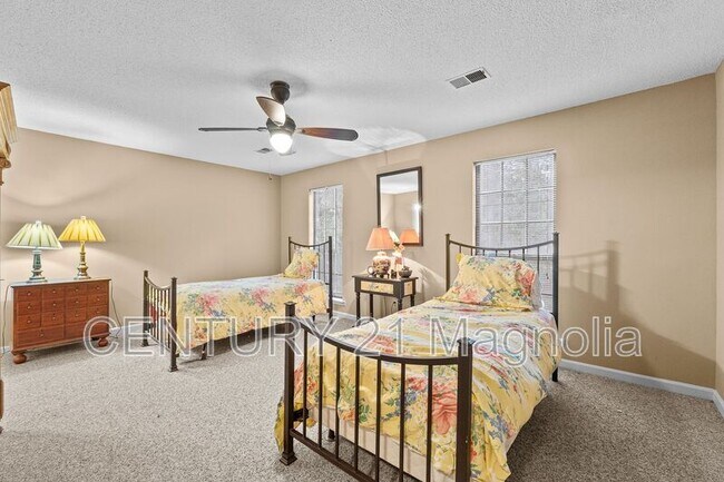 Building Photo - 2519 Carriage Creek
