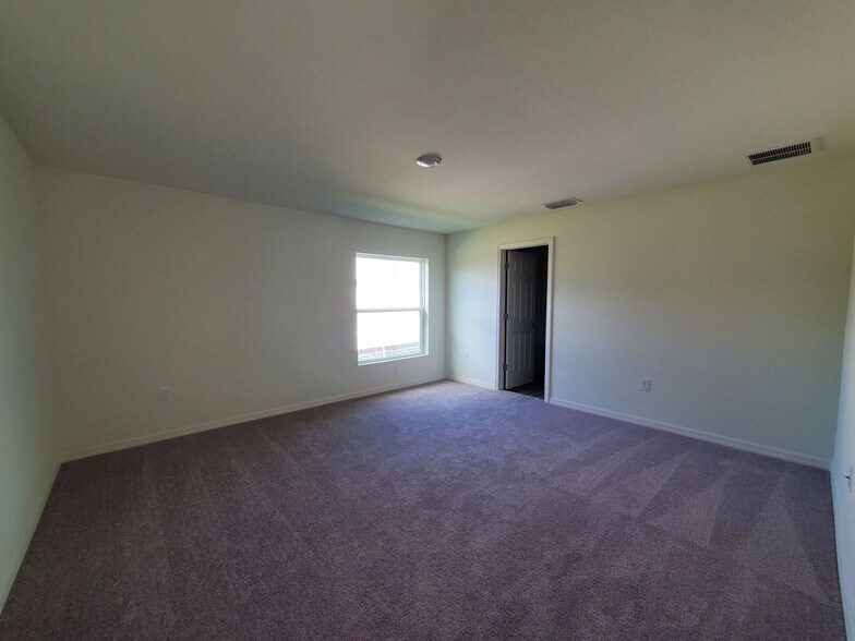 Building Photo - 4/2/2  with a $500 Move in Special