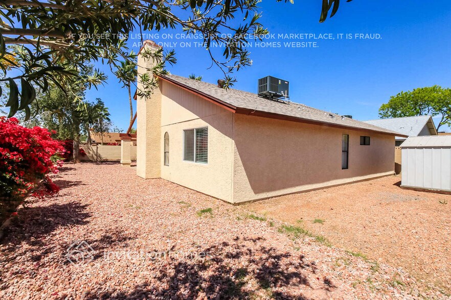 Building Photo - 1701 N Pleasant Dr