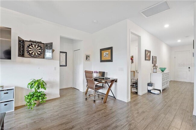 Building Photo - 16360 Palmetto St
