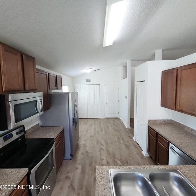 Building Photo - 15307 Bareback Dr