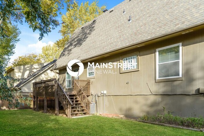 Building Photo - 5 Bedroom Pet-Friendly Home in OLATHE, KS ...