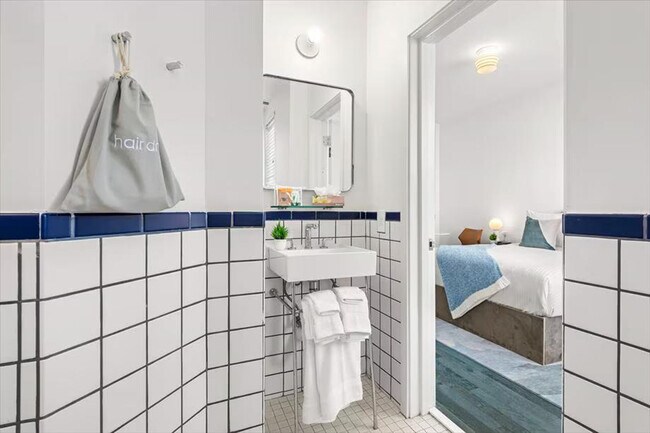 Building Photo - 1700 Alton Rd