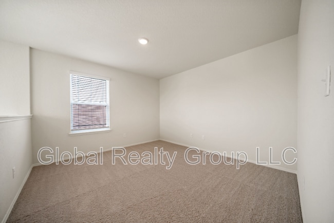 Building Photo - 6022 Bluestem Wy