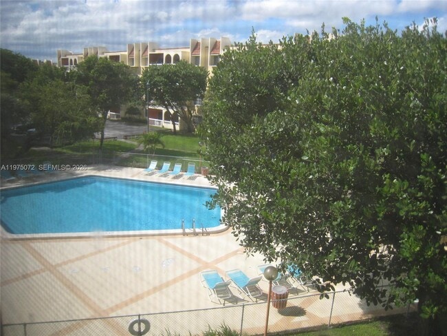 Building Photo - 7722 Camino Real