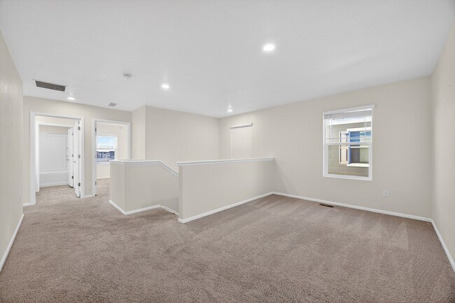 Building Photo - 221 S Quantock St