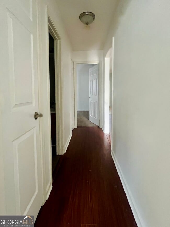 Building Photo - 435 Creekside Dr