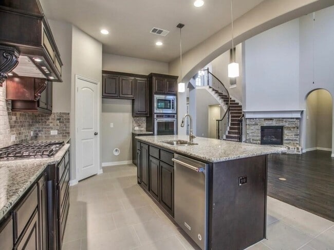 Building Photo - 6812 Humboldt Pl