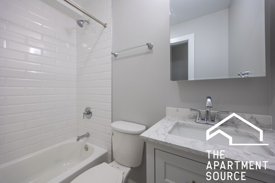 Building Photo - 752 W Gordon Ter